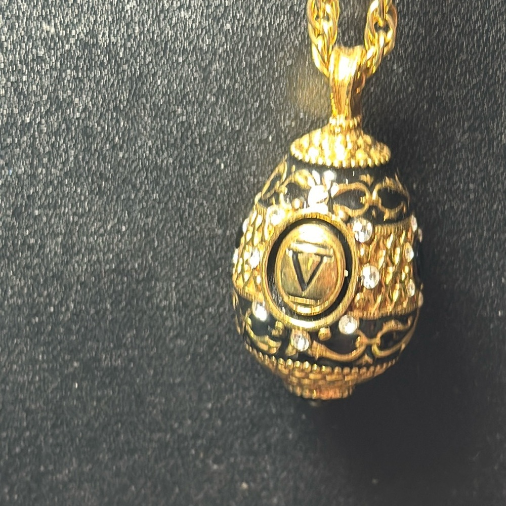 JOAN RIVERS Jumbo Charm Necklace 34” - 5th Year Anniversary V